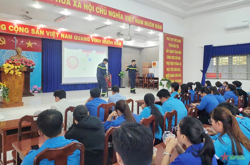 Tuổi trẻ Công an TP Hồ Chí Minh hưởng ứng Chiến dịch Xuân tình nguyện năm 2025